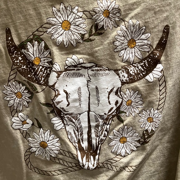 Double Dot Tan Graphic Tee with Bull Skull NWOT #278 - Picture 4 of 5